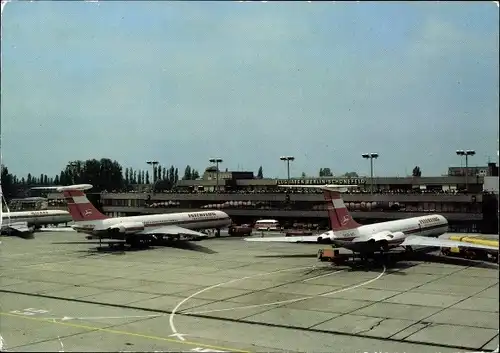 Ak Schönefeld bei Berlin, Flughafen, Interflug DDR 3EC, Passagierflugzeuge