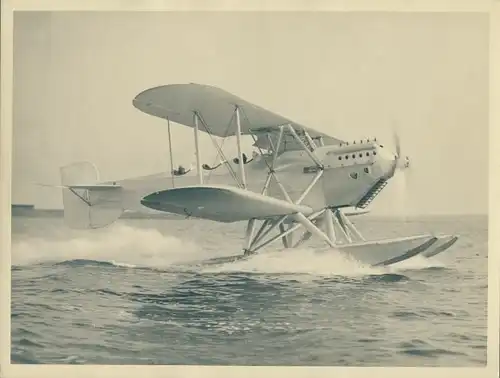 Foto Wasserflugzeug, Doppeldecker, Dreisitzer