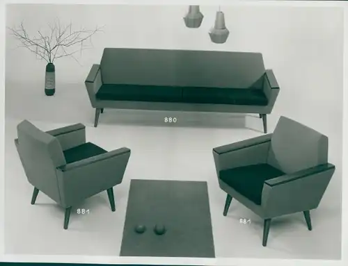 Foto Wohnzimmermöbel, Sitzgruppe, Sofa 880, Sessel 881, 50er Jahre, Reklame