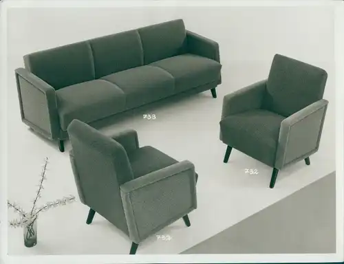 Foto Wohnzimmermöbel, Sitzgruppe, Sofa 733, Sessel 732, 50er Jahre, Reklame