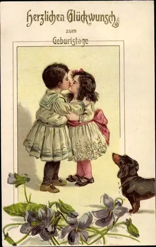 Präge Litho Glückwunsch Geburtstag, Junge und Mädchen küssen sich, Dackel, Blumen