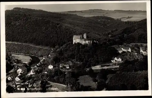 Ak Scharfenstein Drebach im Erzgebirge Sachsen, Fliegeraufnahme vom Schloss mit Umgebung