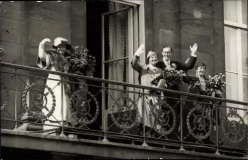 Foto Ak Amsterdam Nordholland Niederlande, Königin Juliana der Niederlande, Prinz Bernhard, Balkon