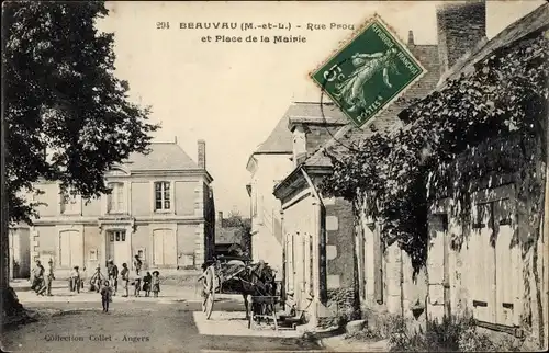 Ak Beauvau Maine et Loire, Rue Prou et Place de la Mairie