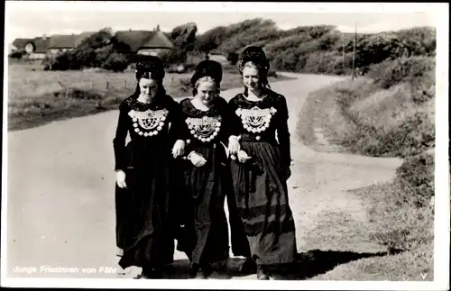 Ak Insel Föhr in Nordfriesland, Junge Friesinnen, Tracht