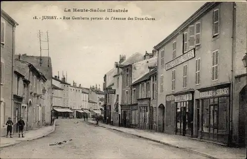 Ak Jussey Haute Saône, Rue Gambetta, partant de l'Avenue des Deux Gares