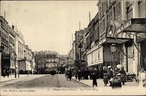 Ak Niort Deux Sèvres, Rue Victor Hugo