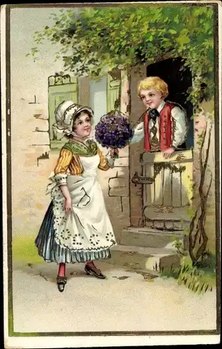 Präge Ak Paar an der Haustür, Blumenstrauß