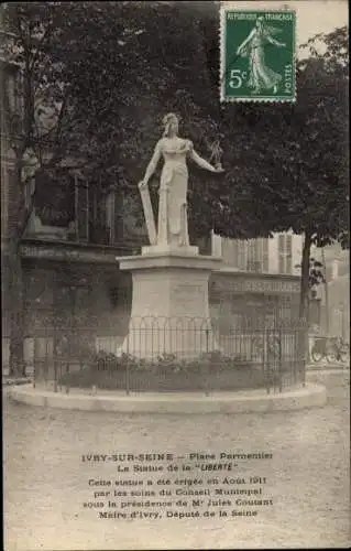 Ak Ivry sur Seine Val de Marne, Place Parmentier, La Statue de la Liberte