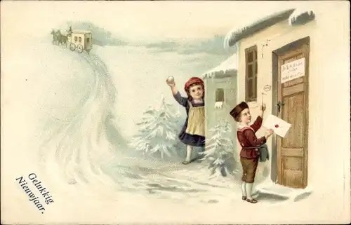 Ak Glückwunsch Neujahr, Junge vor der Tür, Umschlag, Schneeball