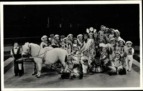 Ak C.H. Schäfers Zirkus Stadt Liliput, München Solln, Memlingstraße 11, Pony, Gruppenfoto