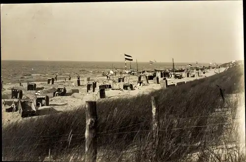 Foto Ak Warszów Ostswine Świnoujście Swinemünde Pommern, Partie am Strand