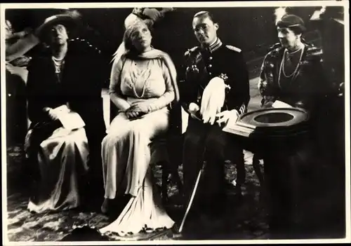 Ak Königin Juliana der Niederlande, Prinz Bernhard, Taufe von Prinzessin Beatrix, 1938