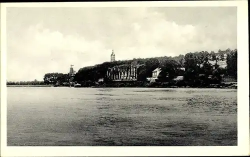 Foto Ak Am Rhein ?, Ort vom Wasser aus gesehen