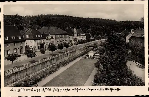 Ak Berggießhübel in Sachsen, Hauptstraße mit Grünanlage an der Badstraße