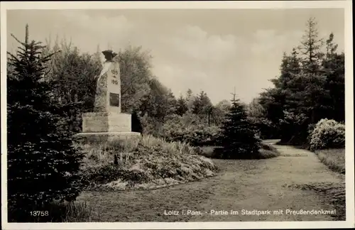 Ak Loitz in Vorpommern, Stadtparkpartie mit Preußendenkmal