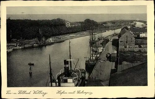 Ak Kołobrzeg Kolberg Pommern, Hafen mit Seehospiz