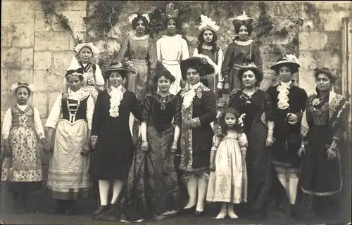 Foto Ak Saumur Maine et Loire, Institution Saint Louis, Gruppenbild, Schauspieler