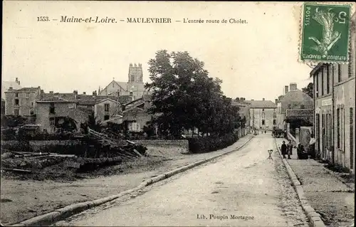 Ak Maulevrier Maine et Loire, L'Entrée route de Cholet