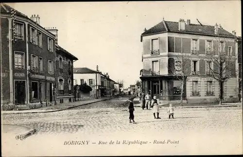 Ak Bobigny Seine Saint Denis, Rue de la Republique, Rond Point