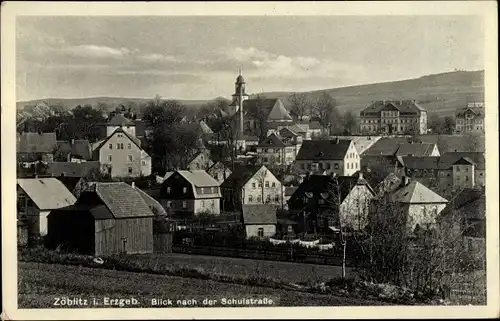 Ak Zöblitz Marienberg im Erzgebirge, Panorama mit Schulstraße