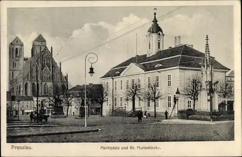Ak Prenzlau in der Uckermark, Marktplatz, St. Marienkirche