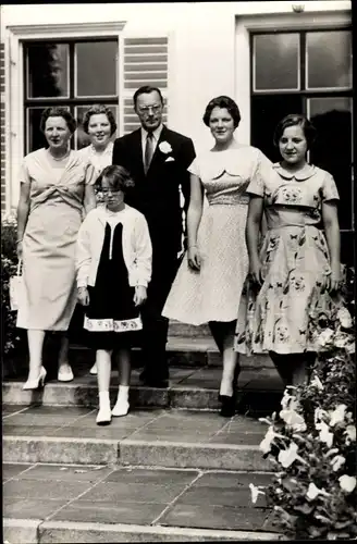 Ak Soestdijk Utrecht, Königin Juliana der Niederlande, Prinz Bernhard, Prinzessin Beatrix, 1959