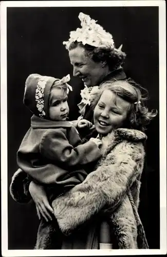 Ak Königin Juliana der Niederlande, Prinzessin Beatrix, Irene, 1950