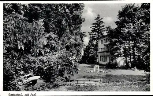 Ak Bad Soden am Taunus Hessen, Erholungsheim St. Elisabeth, Gartenhaus mit Park