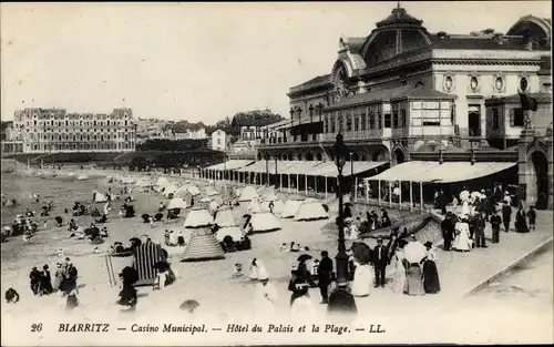 Ak Biarritz Pyrénées Atlantiques, Le Casino Municipal, L'Hotel du Palais et la Plage