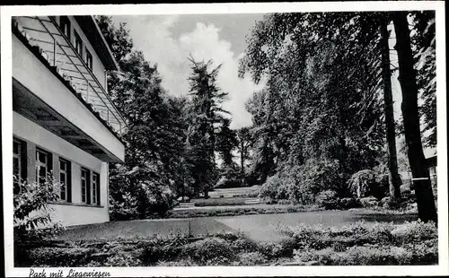 Ak Bad Soden am Taunus, Erholungsheim St. Elisabeth, Park, Wiese