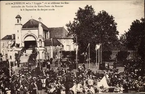 Ak Josselin Morbihan, La Loggia ou se celebrant les fetes matinales du Pardon de Notre Dame