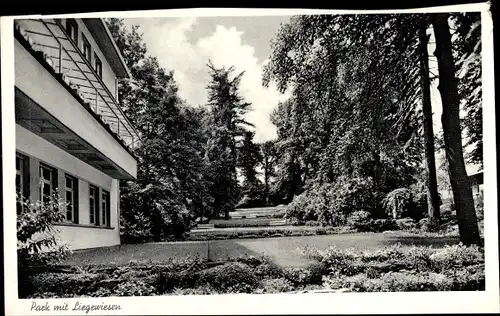 Ak Bad Soden am Taunus, Erholungsheim St. Elisabeth, Park, Wiese