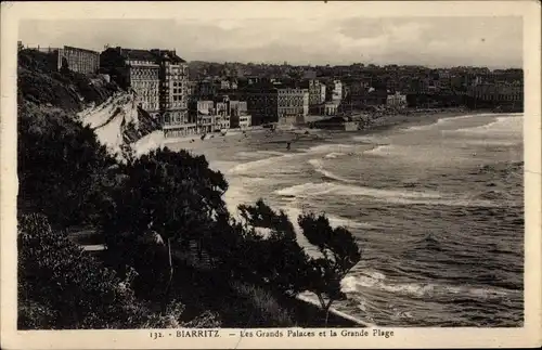 Ak Biarritz Pyrénées Atlantiques, Les Grands Palaces et la Grande Plage