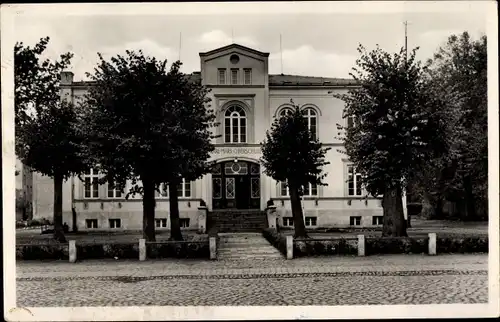 Ak Malchin in Mecklenburg, Karl-Marx-Oberschule