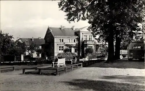 Ak Teterow im Kreis Rostock, Landwirtschaftliche Fachschule, Straßenansicht