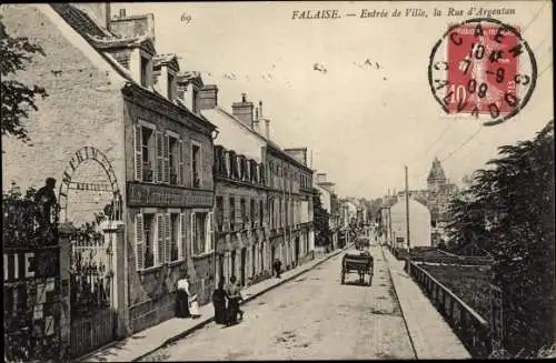 Ak Falaise Calvados, Entree de Ville, la Rue d'Argentan