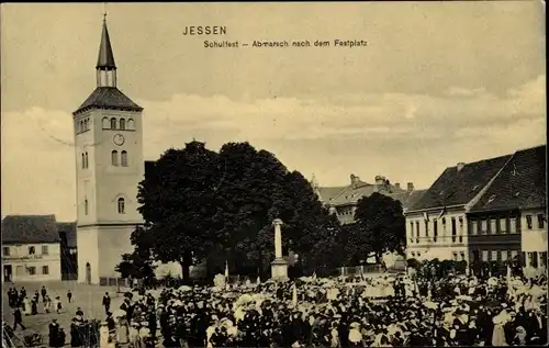 Ak Jessen an der Elster, Deutsches Haus, Schulfest, Abmarsch nach dem Festplatz