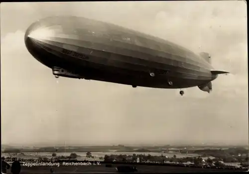 Ak Reichenbach im Vogtland, Zeppelinlandung, Luftschiff Graf Zeppelin LZ127