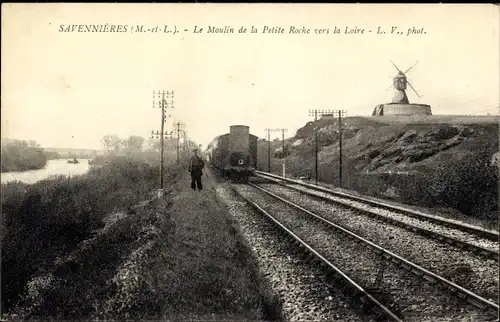 Ak Savennières Maine et Loire, Le Moulin de la Petite Rche vers la Loire