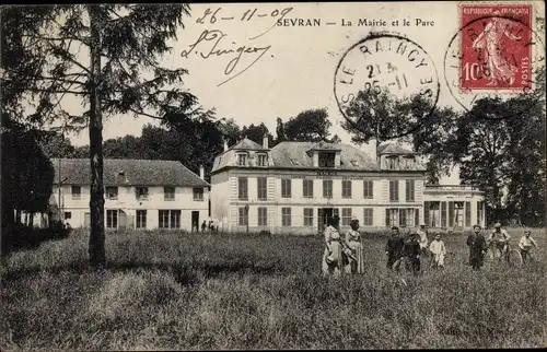 Ak Sevran Seine Saint Denis, La Mairie et le Parc