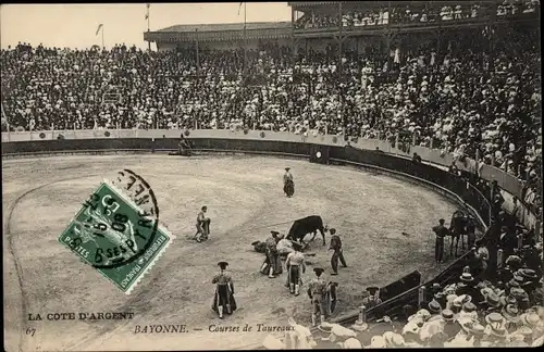 Ak Bayonne Pyrénées Atlantiques, Courses de Taureaux