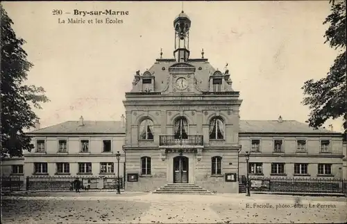 Ak Bry sur Marne Val-de-Marne, La Mairie et les Ecoles