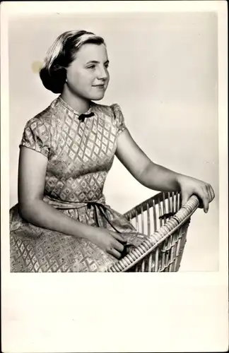 Ak Prinzessin Margriet der Niederlande, Portrait 1957