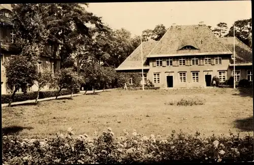 Ak Ludwigsfelde im Kreis Teltow Fläming, Verwaltung vom Struveshof, Gartenansicht