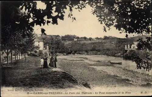 Ak Cambo les Thermes Pyrenees Atlantiques, Le Parc des Thermes, Le Pont suspendu et la Nive