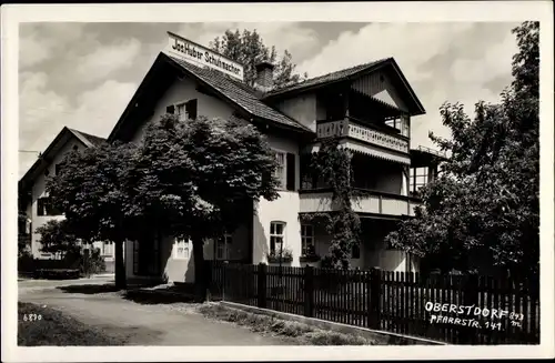 Ak Oberstdorf im Oberallgäu, Schuhmacher, Pfarrstraße 141, Haus mit Garten