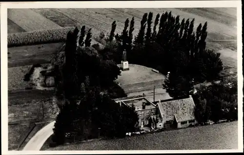 Ak Tubbergen Overijssel, Café De Esch, Monument Dr.  Schaepman, Luftbild