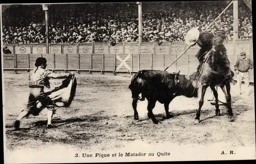 Ak Stierkampf, Stadion, Une Pique et le Matador au Quite