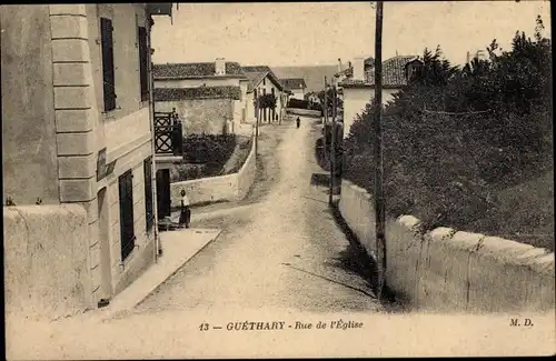 Ak Guéthary Pyrénées Atlantiques, Rue de l'Eglise